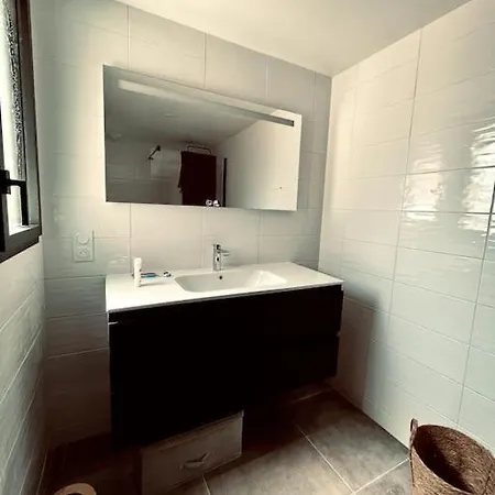 Maison Moderne Et Chaleureuse, Emplacement Ideal