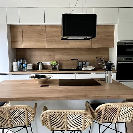 Maison Moderne Et Chaleureuse, Emplacement Ideal * Арзон